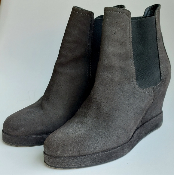 Surface to Air Shoes - Surface to Air anthracite suede Alley Ankle wedge booties, EU40, GUC